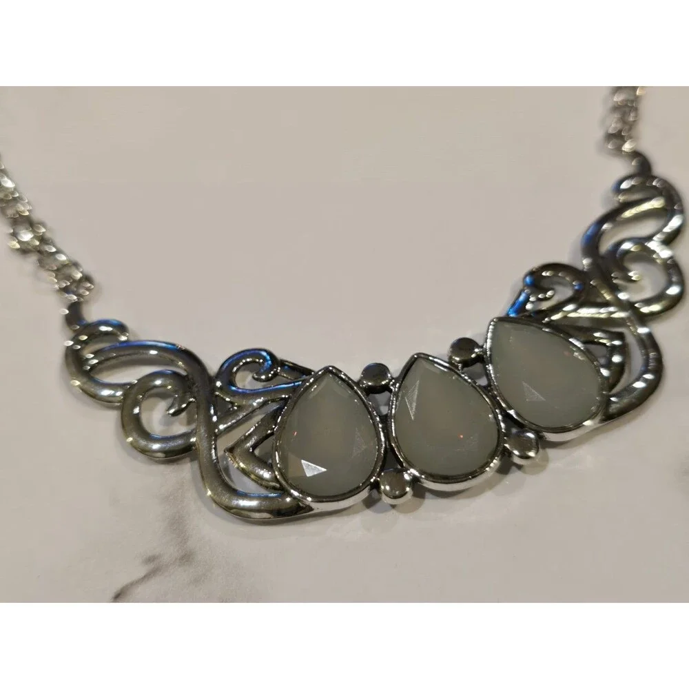 Silver Tone Scrollwork Necklace White Acrylic Teardrop Statement Necklace #1108